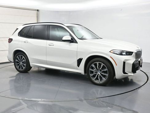 Used 2024 BMW X5 xDrive40i w/ M Sport Package AWD/4WD image 37