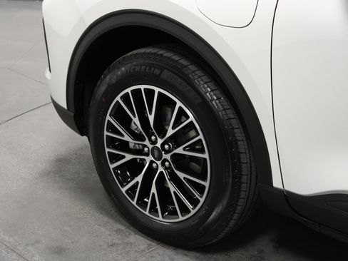 New 2025 Ford Escape PHEV w/ PHEV Premium Package image 10