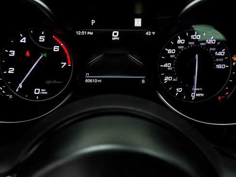 Used 2023 Alfa Romeo Giulia Veloce image 31