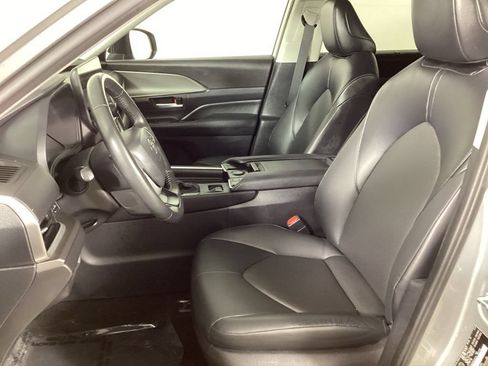 Used 2024 Toyota Grand Highlander AWD image 10