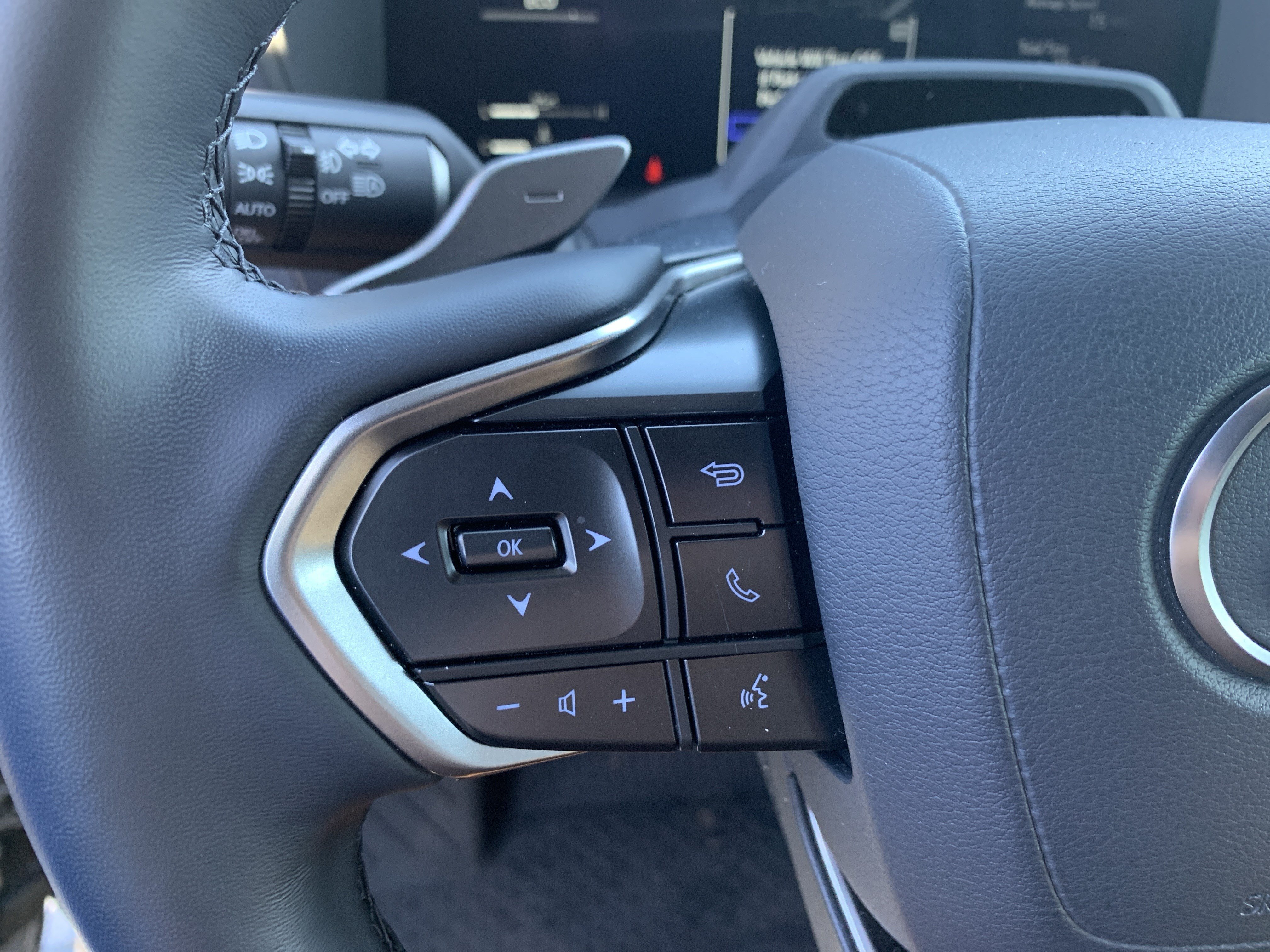 Used 2025 Lexus GX 550 w/ Accessory Package (2T) AWD/4WD image 19