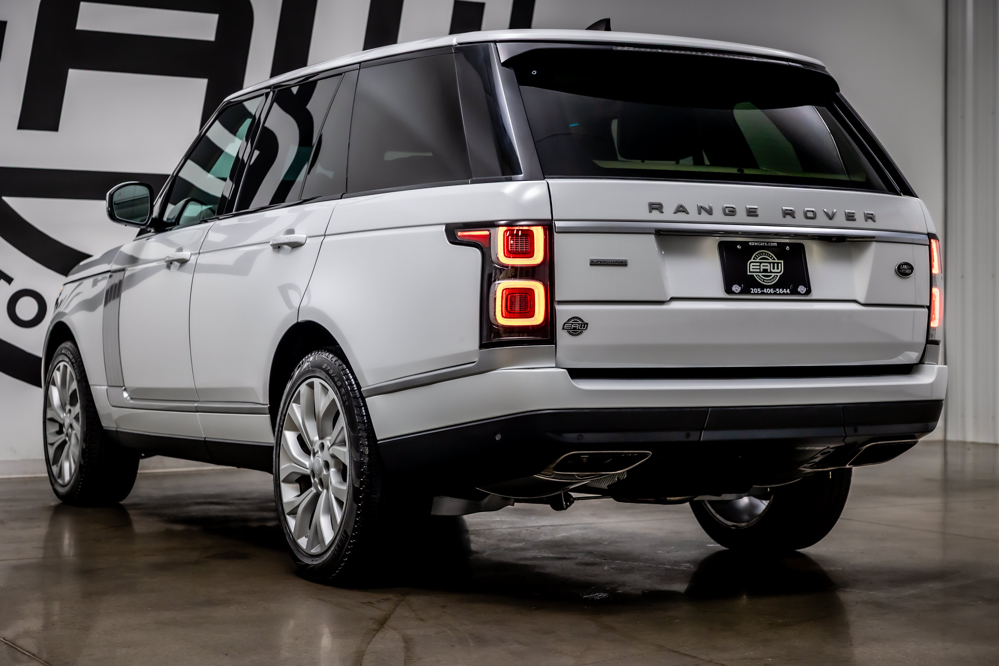 Used 2019 Land Rover Range Rover Supercharged AWD/4WD image 29