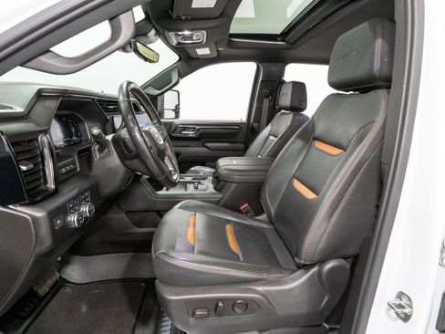 Used 2024 GMC Sierra 2500 AT4 w/ Technology Package image 19