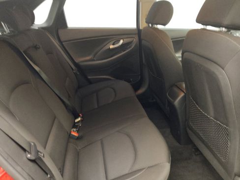 Used 2019 Hyundai Elantra GT FWD image 19