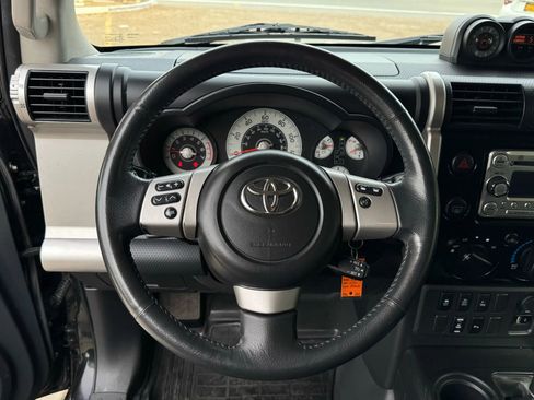 Used 2014 Toyota FJ Cruiser 4WD w/ Upgrade Package image 19