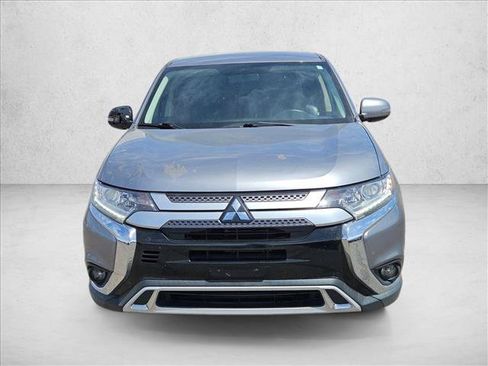 Used 2019 Mitsubishi Outlander SE FWD image 2