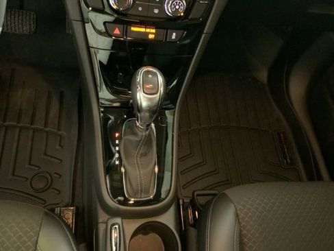 Used 2022 Buick Encore Preferred image 21