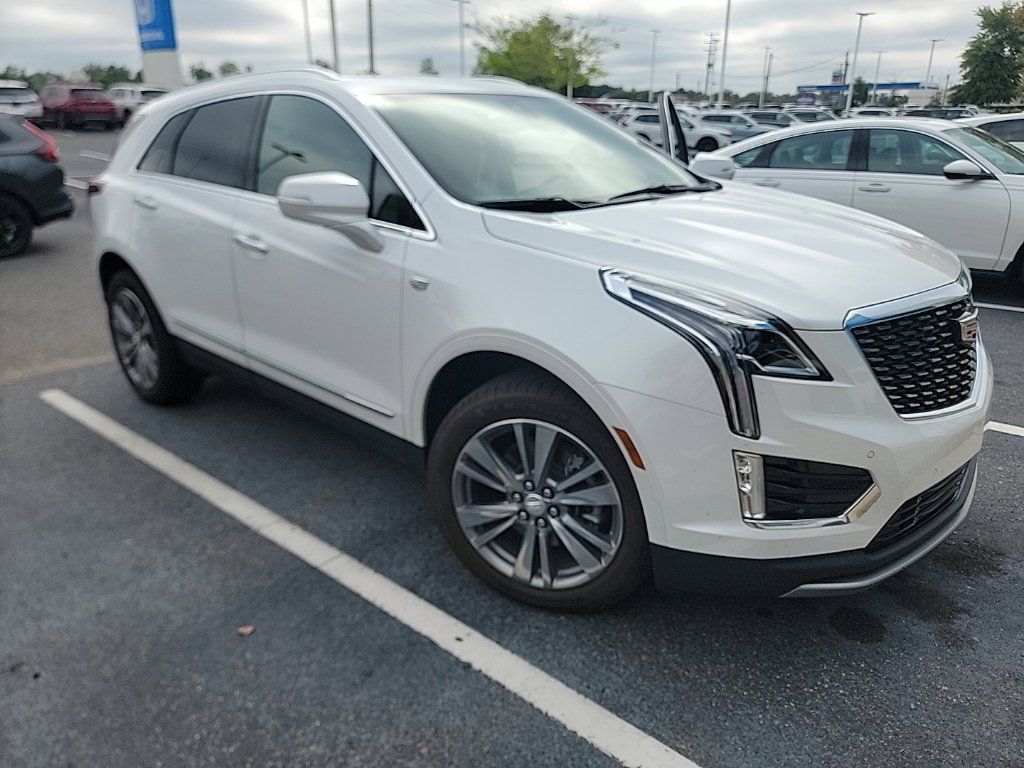 Used 2025 Cadillac XT5 Premium Luxury w/ LPO, Floor Liner Package FWD image 1