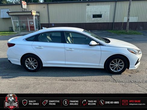 Used 2018 Hyundai Sonata SE w/ Cargo Package FWD image 6