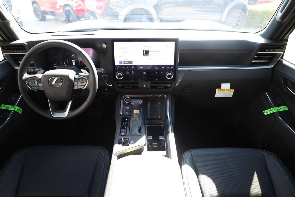 Used 2026 Lexus GX 550 w/ Accessory Package (2T) AWD/4WD image 18