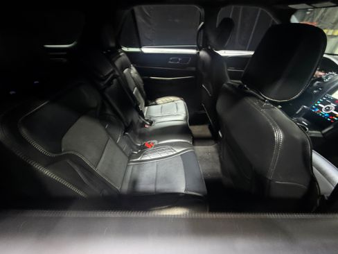 Used 2018 Ford Explorer Platinum AWD/4WD image 18