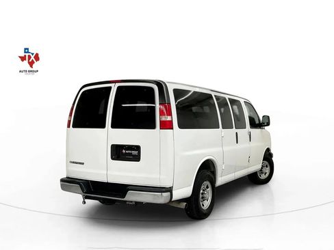 Used 2020 Chevrolet Express 2500 LT w/ LT Preferred Equipment Group RWD image 41