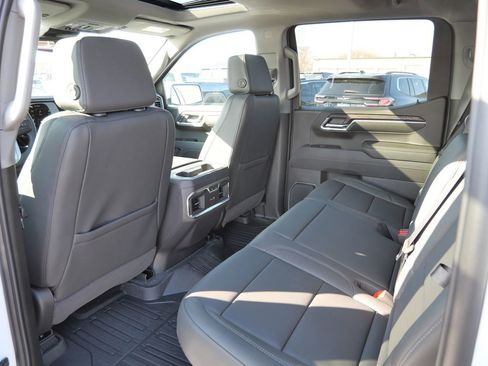 New 2026 GMC Sierra 1500 SLT w/ SLT Premium Plus Package image 29