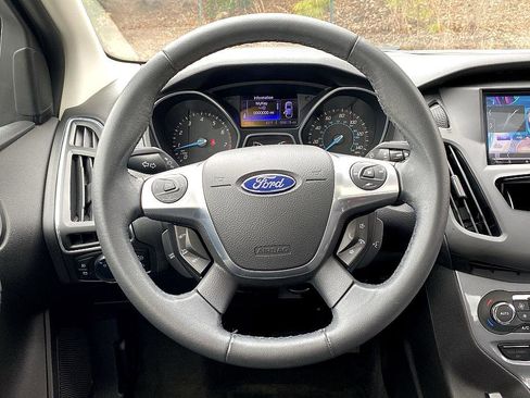 Used 2013 Ford Focus Titanium w/ Titanium Handling Pkg image 13