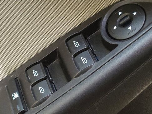 Used 2016 Ford Focus SE image 27