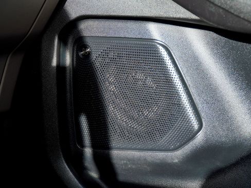 Used 2020 Ford Escape Titanium image 24