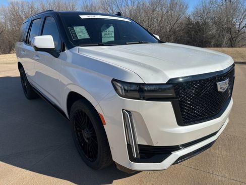 Certified 2024 Cadillac Escalade Sport Platinum image 7