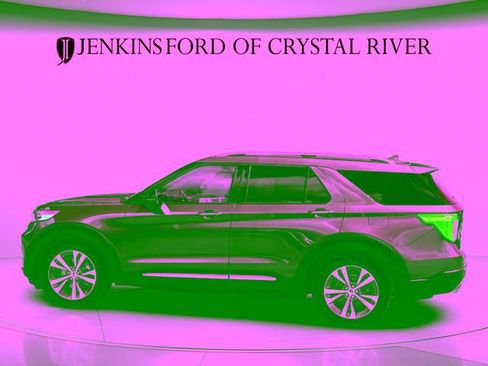 Certified 2020 Ford Explorer Platinum w/ Premium Technology Package AWD/4WD image 9