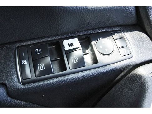 Used 2014 Mercedes-Benz C 250 Sedan image 22