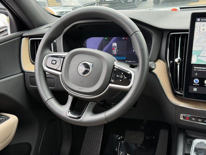 Used 2026 Volvo XC60 B5 Plus AWD/4WD image 13