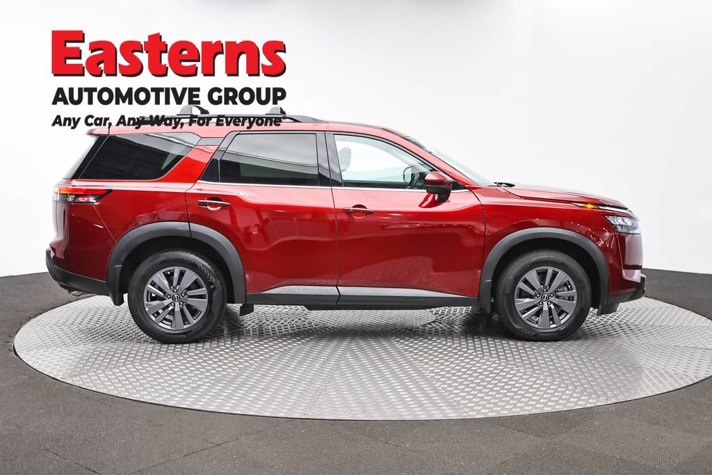 Used 2024 Nissan Pathfinder SV AWD/4WD image 5