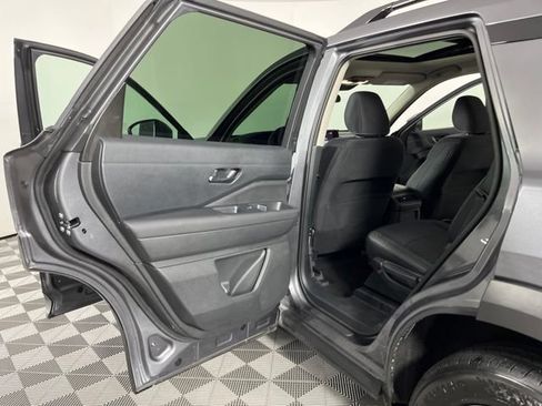 Used 2025 Nissan Pathfinder SV w/ SV Premium Package FWD image 41