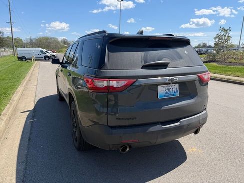 Used 2021 Chevrolet Traverse LT FWD image 3