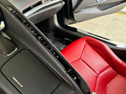 Used 2025 Chevrolet Corvette Stingray Coupe w/ Z51 Performance Package RWD image 29