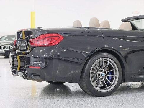 Used 2018 BMW M4 Convertible RWD image 11