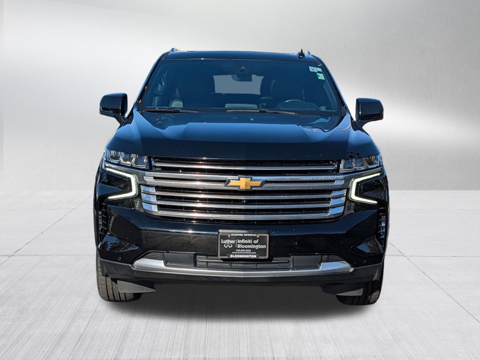 Used 2021 Chevrolet Suburban High Country w/ Premium Package AWD/4WD image 2