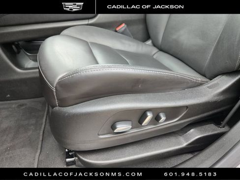 Used 2025 Cadillac XT5 Premium Luxury image 9
