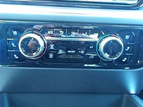 New 2025 GMC Sierra 1500 SLT image 25