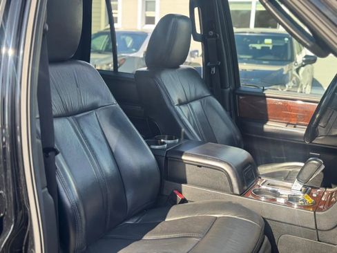 Used 2016 Lincoln Navigator L Select image 7