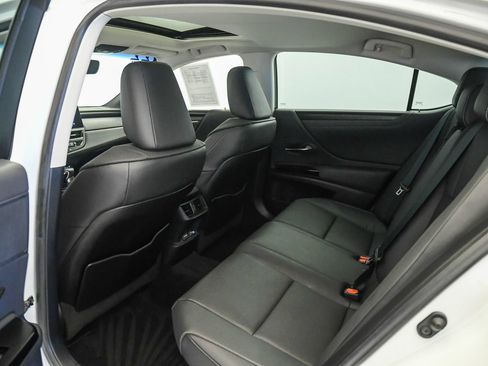 Used 2022 Lexus ES 300h w/ Premium Package FWD image 18