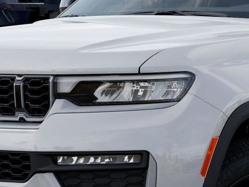 New 2026 Jeep Grand Cherokee Limited w/ Limited Altitude Package image 6