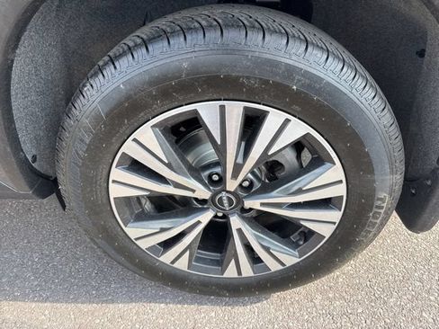 Certified 2023 Nissan Rogue SV AWD/4WD image 32