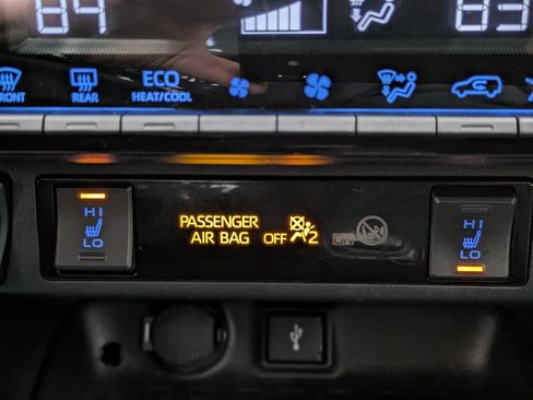 Used 2021 Toyota RAV4 XLE w/ XLE Grade Weather Package image 6