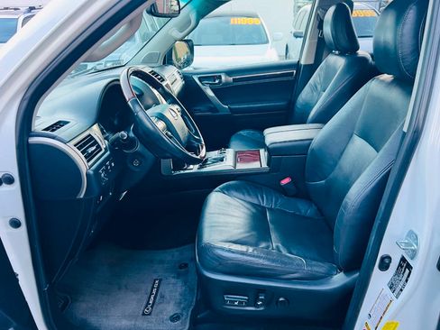Used 2015 Lexus GX 460 w/ Premium Package AWD/4WD image 15