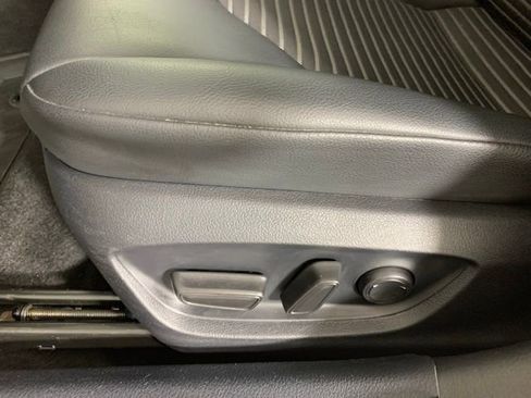 Used 2023 Toyota Camry SE image 15