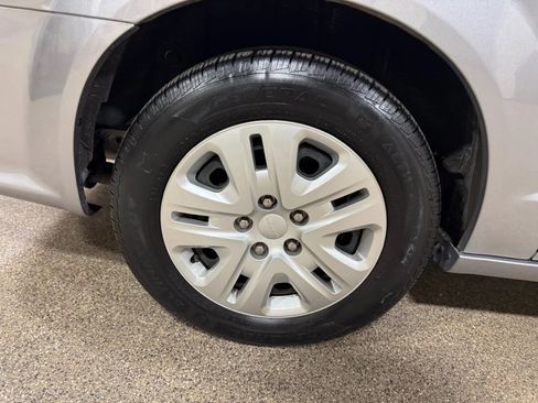 Used 2018 Dodge Grand Caravan SE image 61