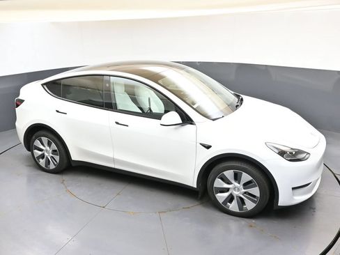 Used 2023 Tesla Model Y Long Range AWD/4WD image 36