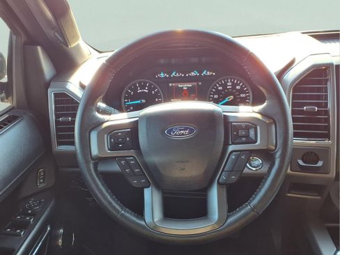 Used 2020 Ford Expedition XLT image 13