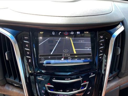Used 2019 Cadillac Escalade Premium Luxury AWD/4WD image 37