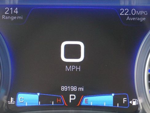 Used 2018 Chrysler 300 Limited AWD/4WD image 39