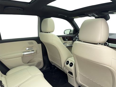 Used 2025 Mercedes-Benz GLB 250 w/ Exclusive Package image 49