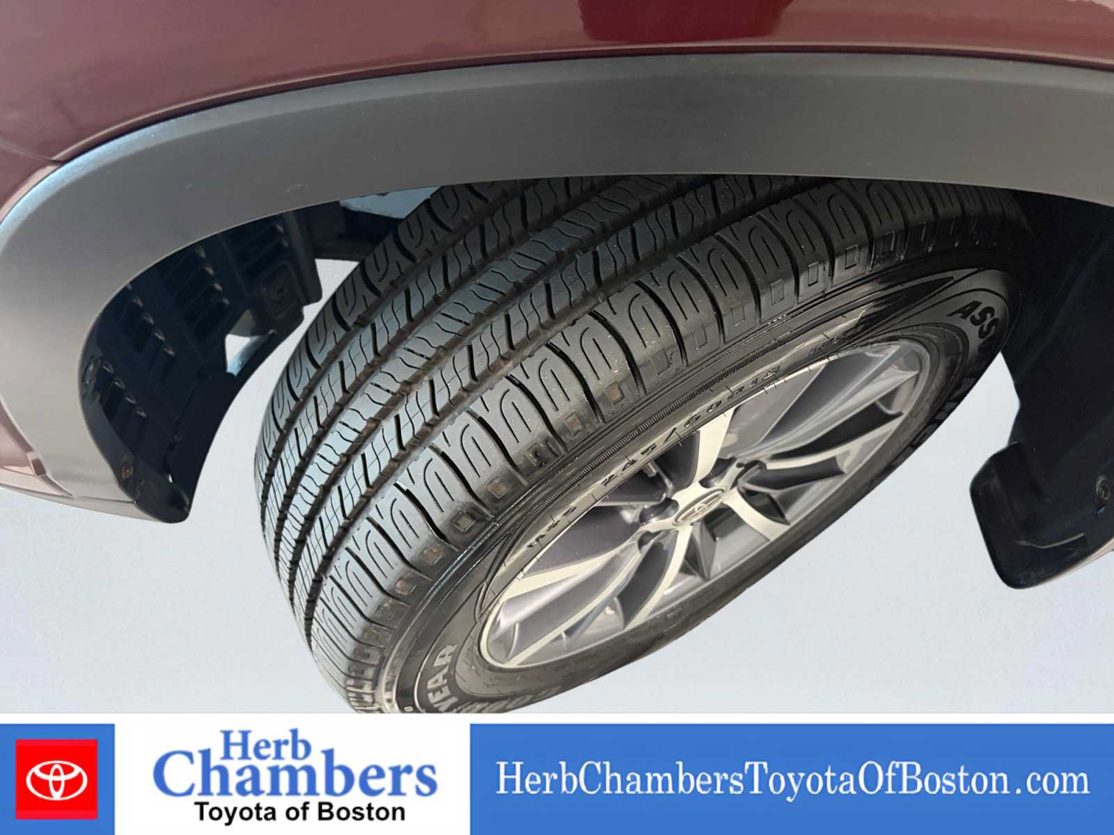 Used 2019 Toyota Highlander XLE AWD/4WD image 12