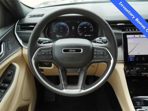 New 2025 Jeep Grand Cherokee L Limited w/ Luxury Tech Group II image 17