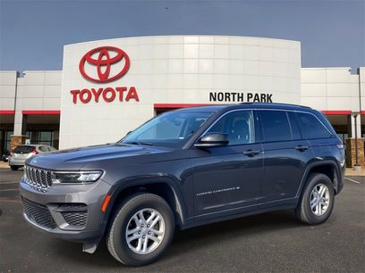 Used 2023 Jeep Grand Cherokee Laredo