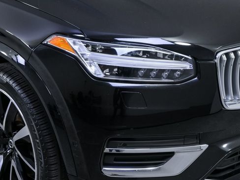 Used 2023 Volvo XC90 B5 Plus w/ Protection Package Premier image 40