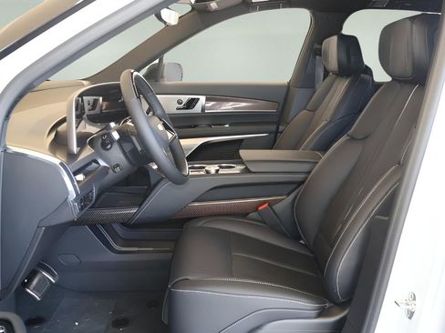 New 2026 Cadillac Vistiq Luxury image 13